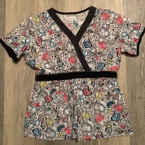 Peaches scrub top size medium